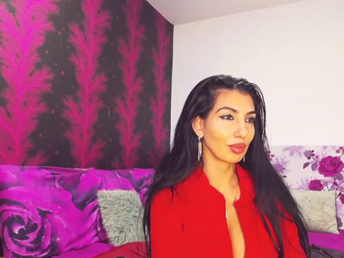 BrunetteBabe69