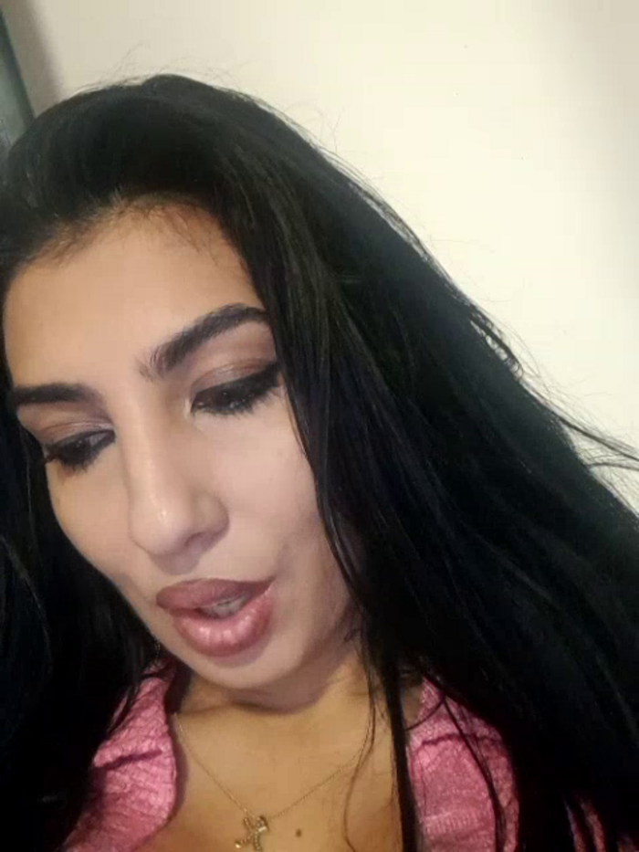 BrunetteBabe69