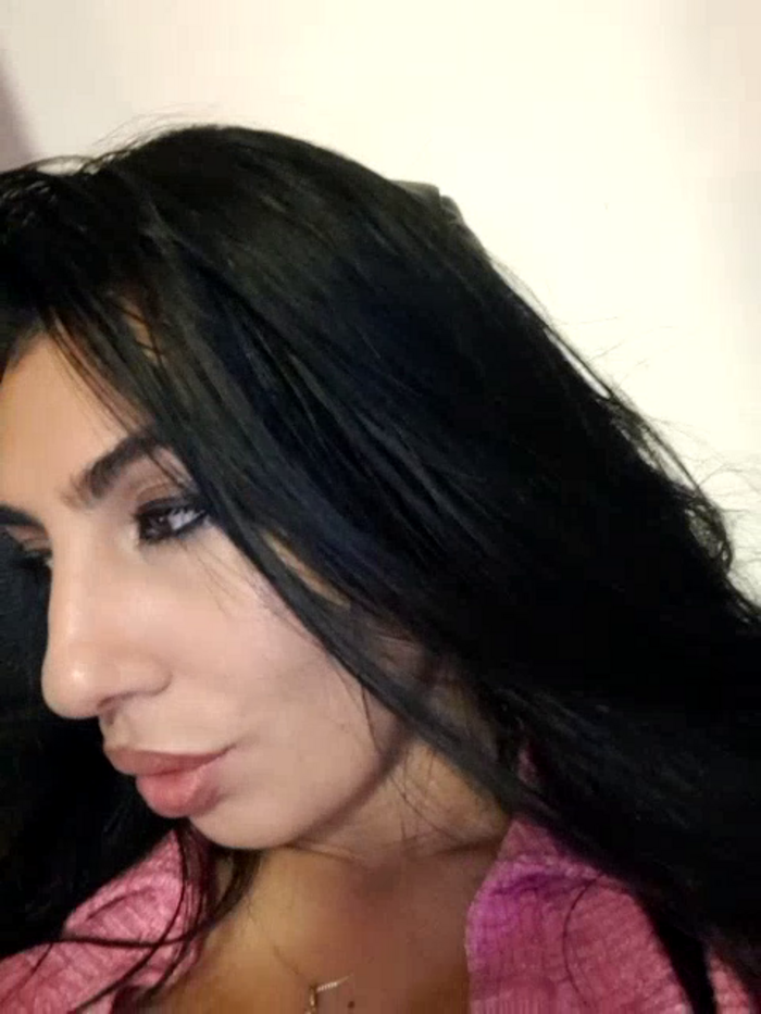 BrunetteBabe69