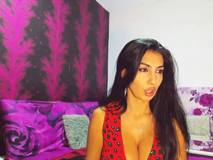 BrunetteBabe69