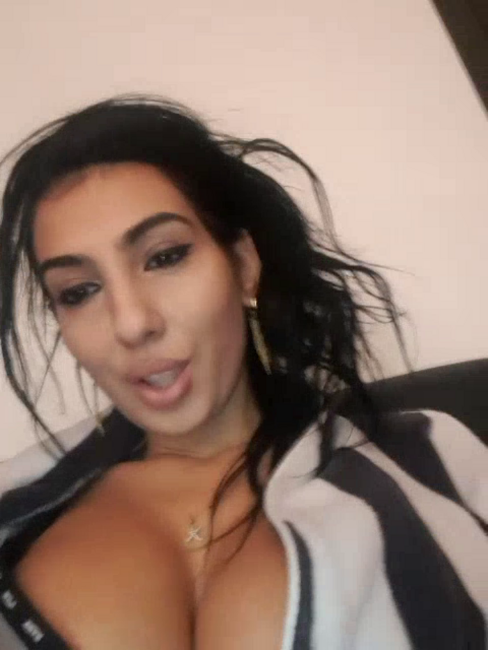 BrunetteBabe69