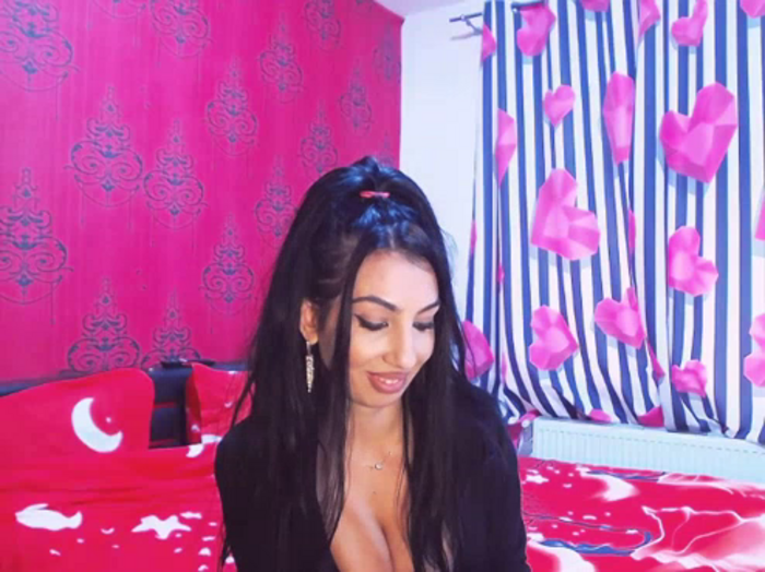 BrunetteBabe69