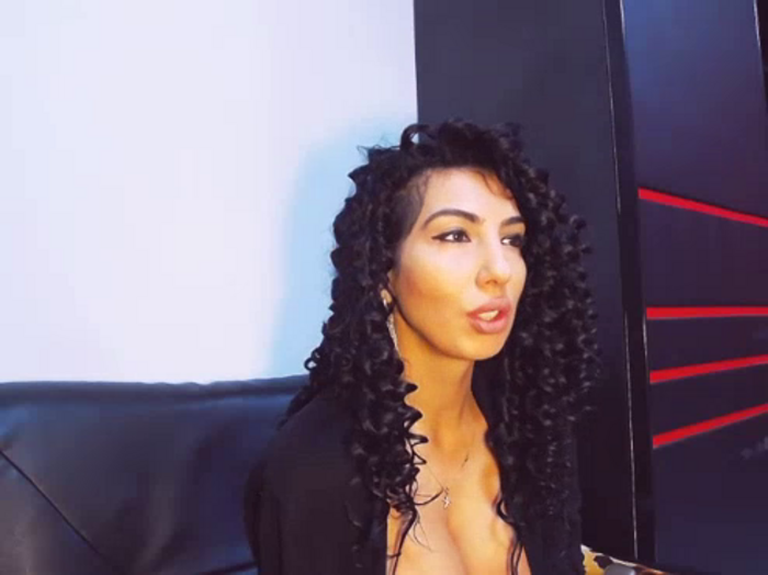 BrunetteBabe69
