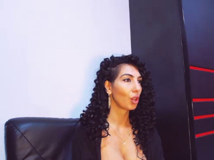 BrunetteBabe69