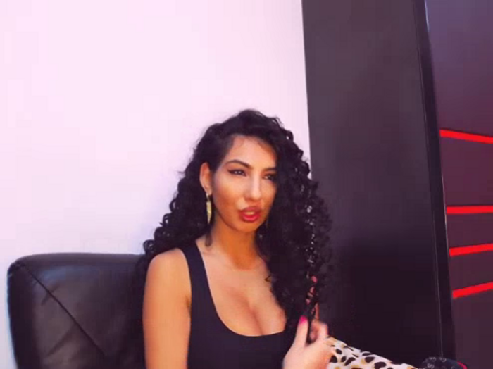 BrunetteBabe69