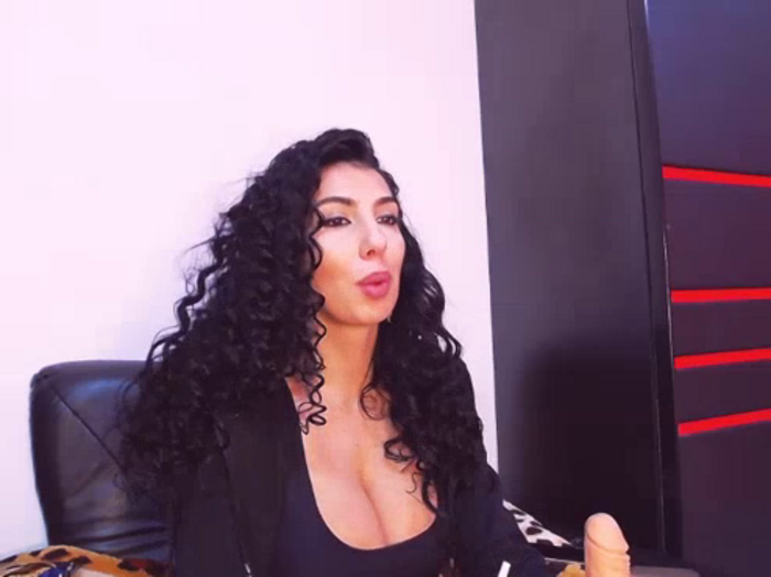 BrunetteBabe69