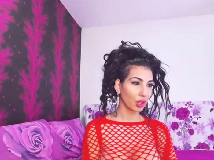 BrunetteBabe69