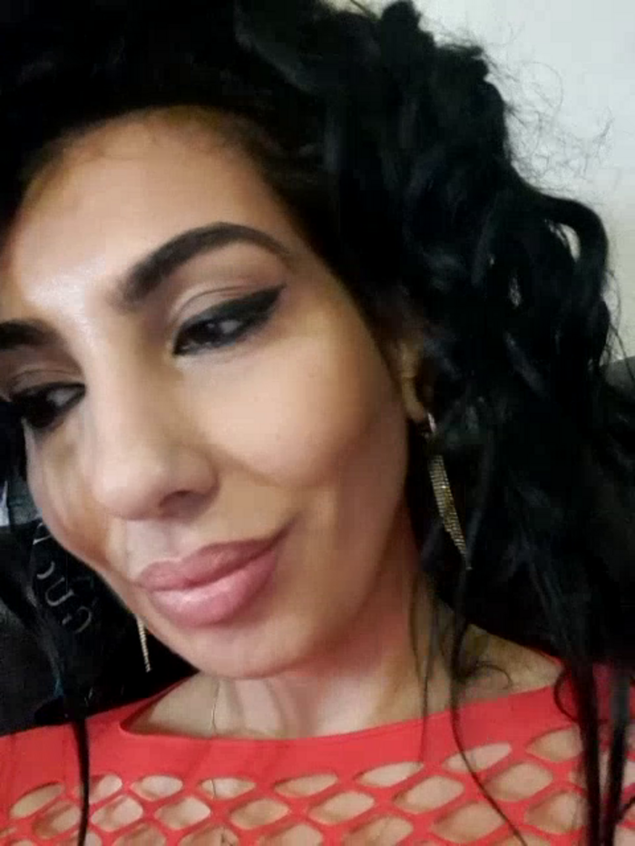 BrunetteBabe69