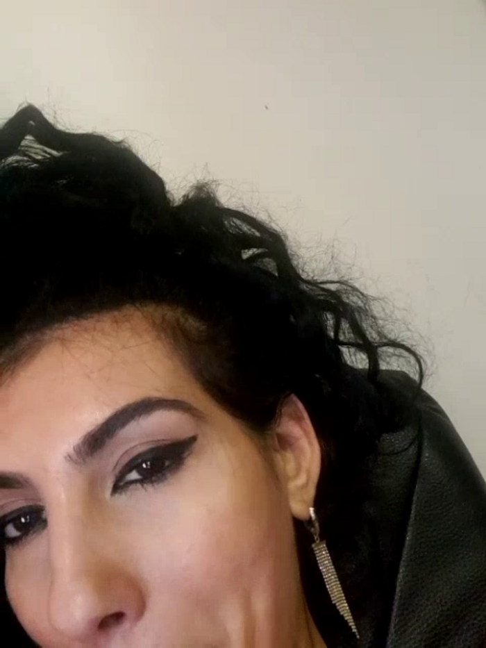 BrunetteBabe69