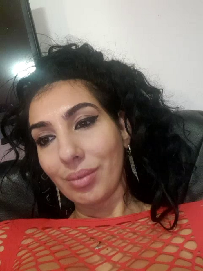 BrunetteBabe69