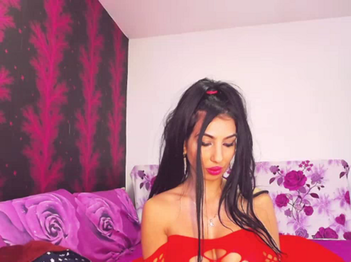 BrunetteBabe69