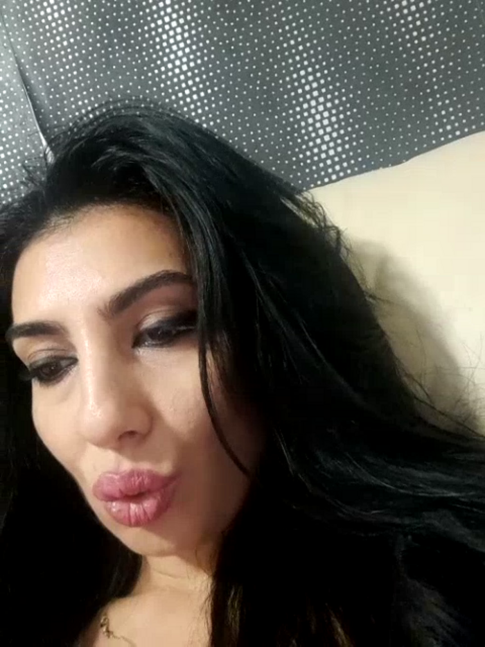 BrunetteBabe69