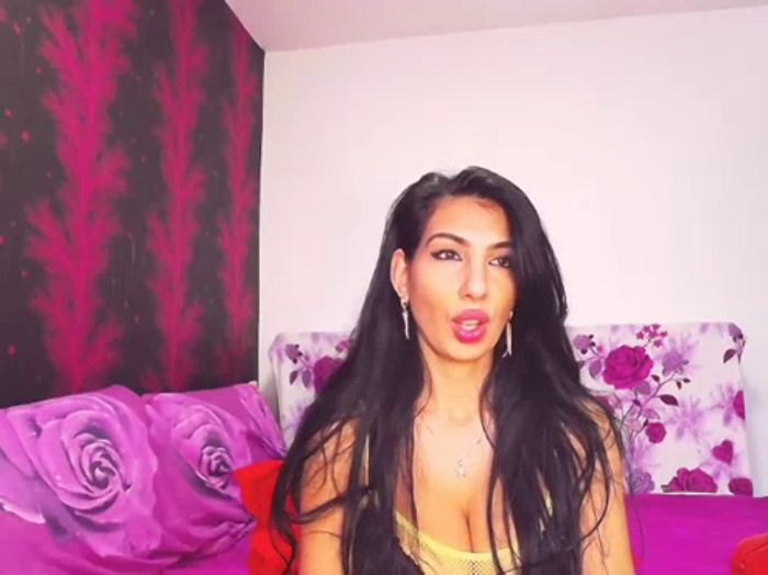BrunetteBabe69