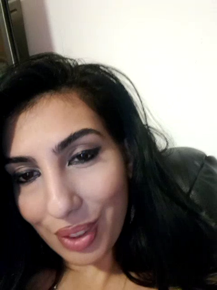 BrunetteBabe69