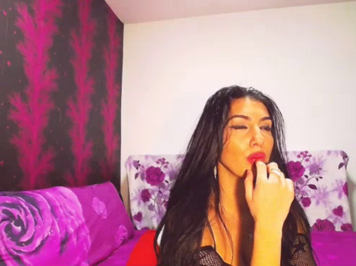 BrunetteBabe69
