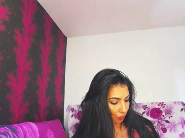 BrunetteBabe69