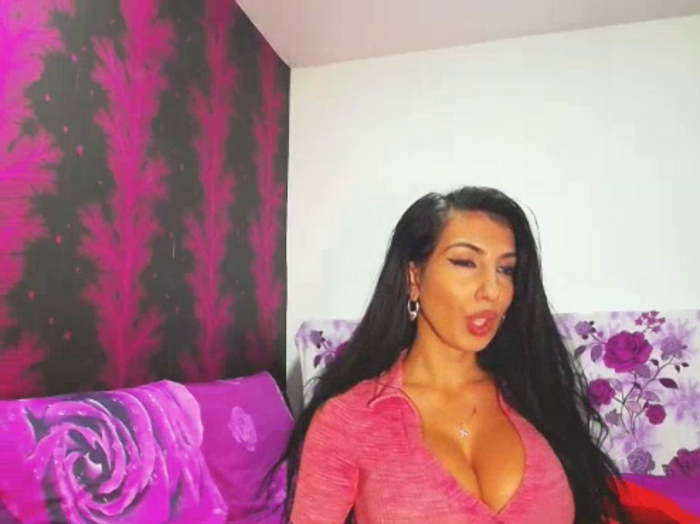BrunetteBabe69