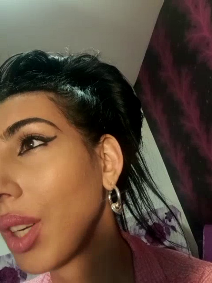 BrunetteBabe69