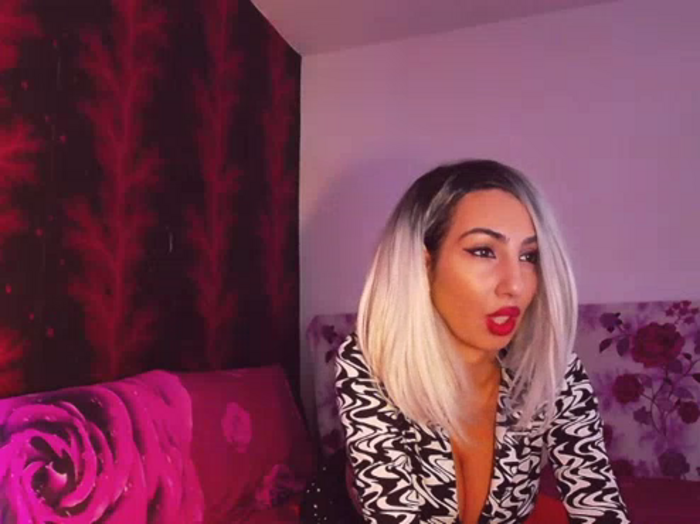 BrunetteBabe69