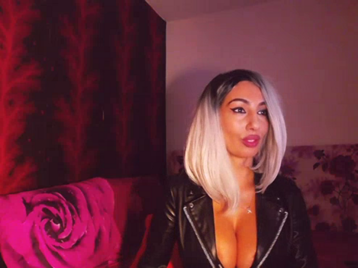 BrunetteBabe69