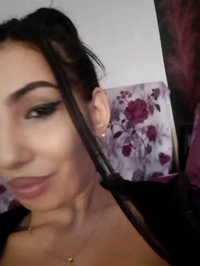 BrunetteBabe69