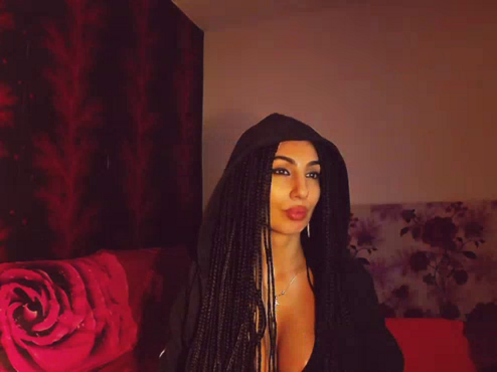 BrunetteBabe69