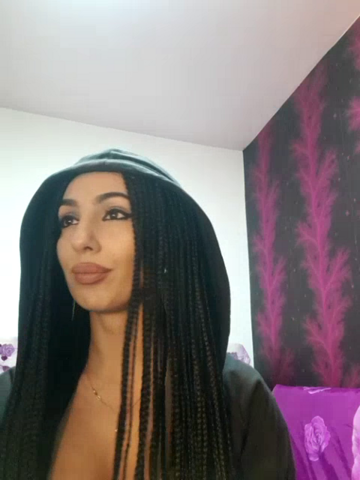 BrunetteBabe69