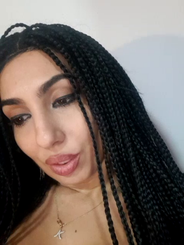 BrunetteBabe69