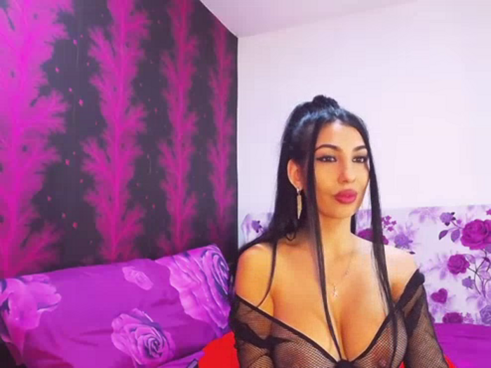 BrunetteBabe69