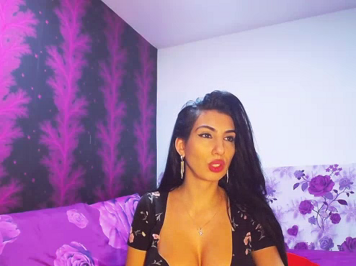 BrunetteBabe69