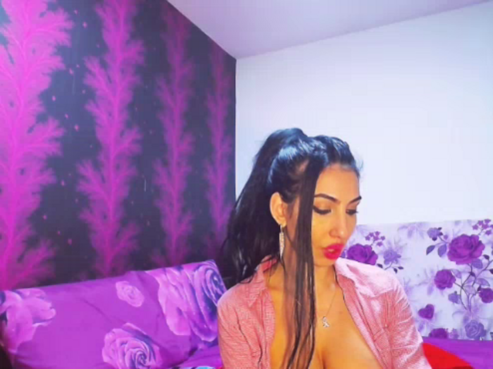 BrunetteBabe69