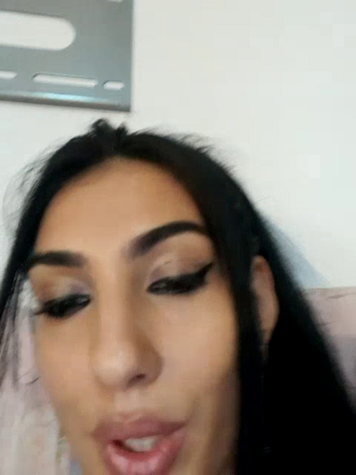 BrunetteBabe69