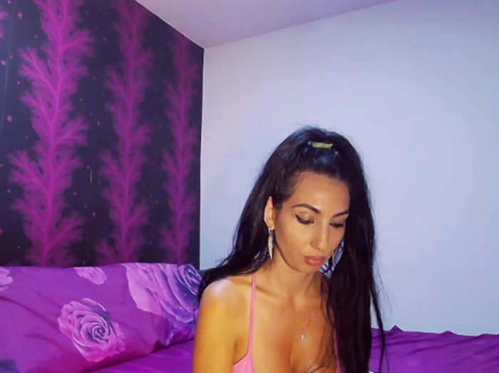 BrunetteBabe69