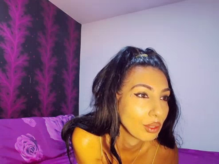 BrunetteBabe69