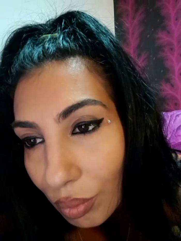 BrunetteBabe69