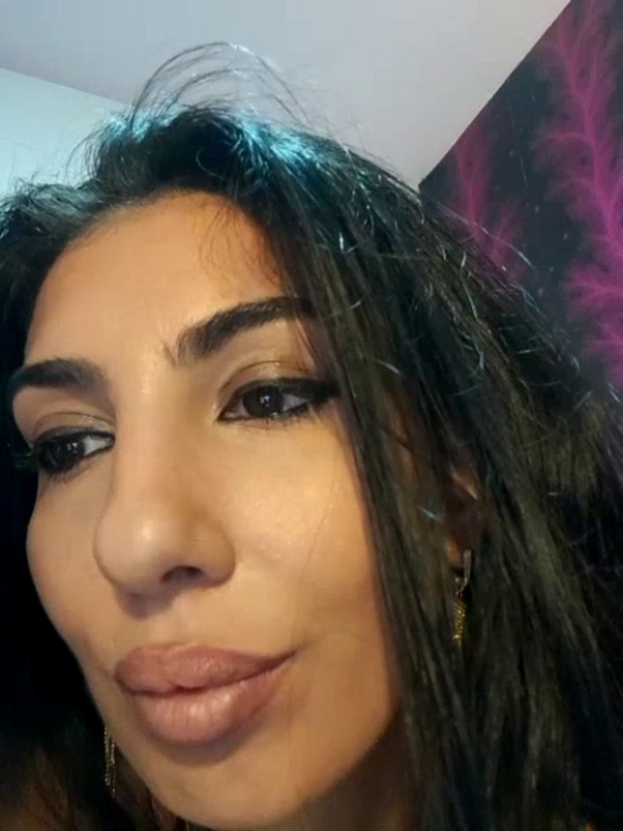 BrunetteBabe69