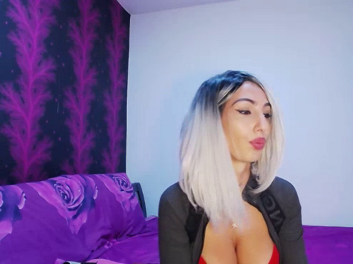 BrunetteBabe69