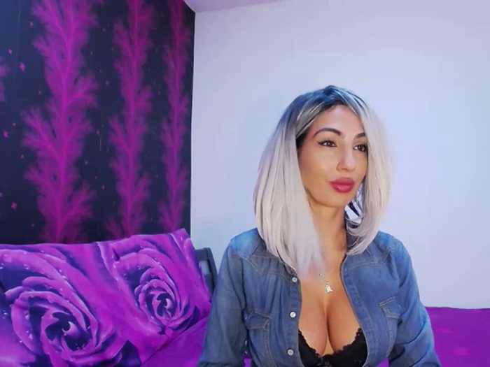BrunetteBabe69