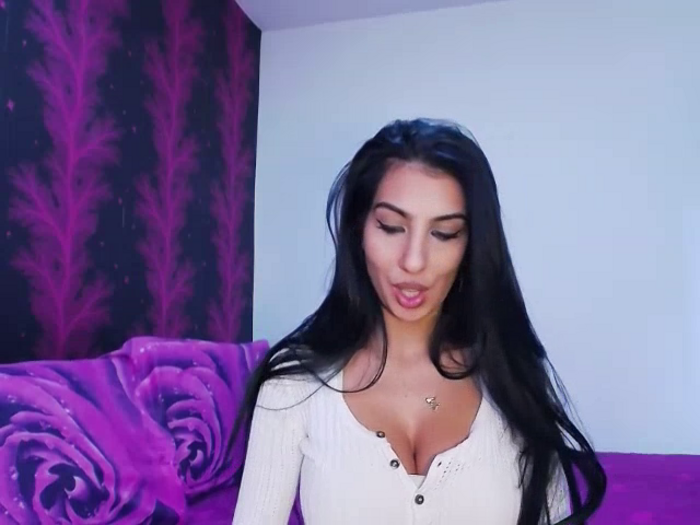 BrunetteBabe69
