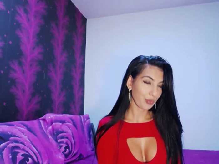BrunetteBabe69