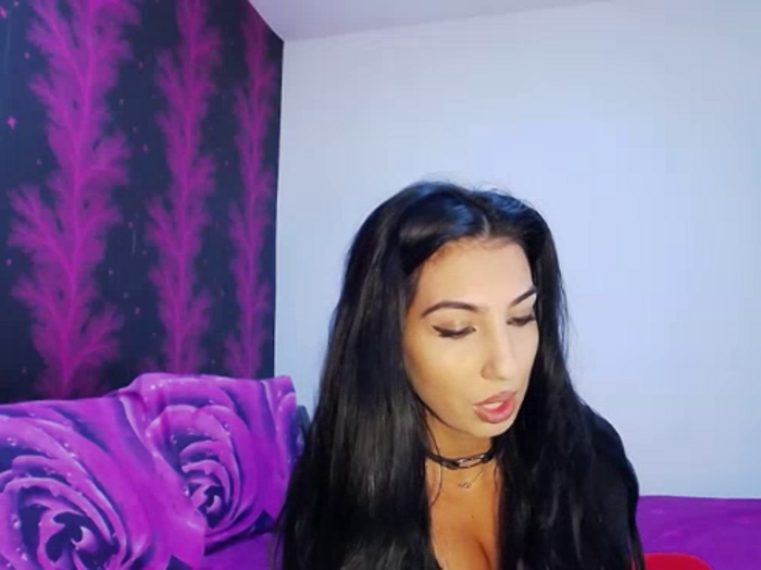 BrunetteBabe69