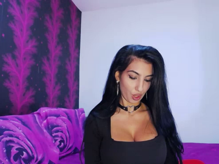 BrunetteBabe69