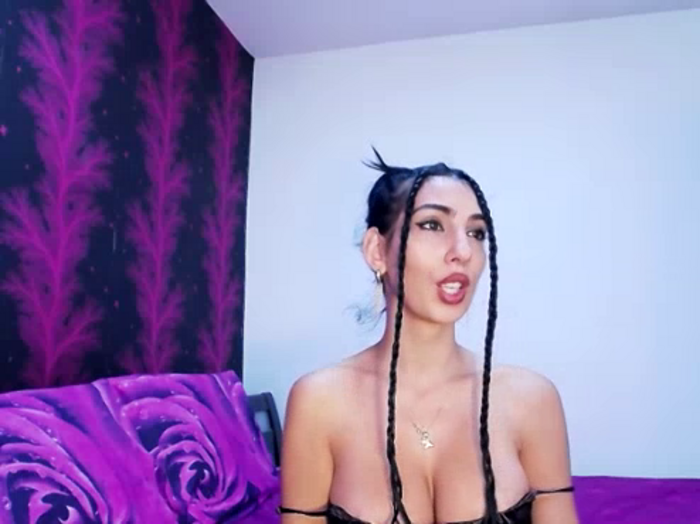 BrunetteBabe69