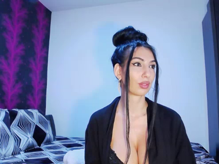 BrunetteBabe69