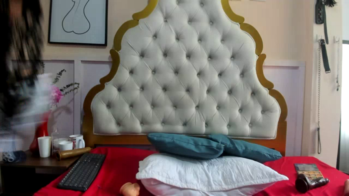 NaomyHott69