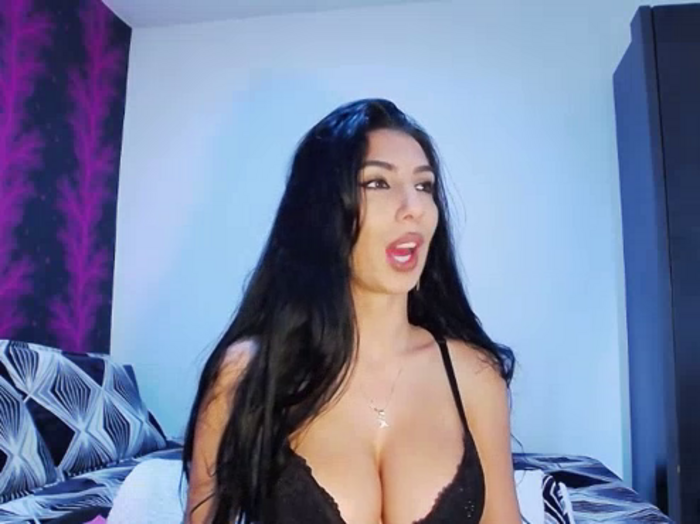 BrunetteBabe69