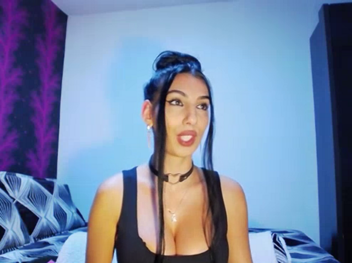 BrunetteBabe69