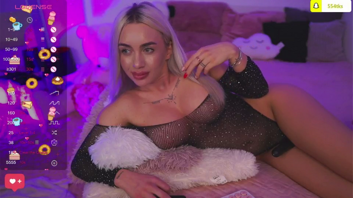 CuteLittleBlondy