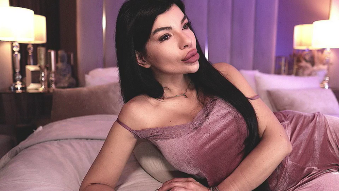 EleniaDevons