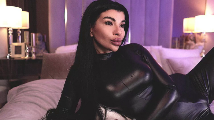EleniaDevons
